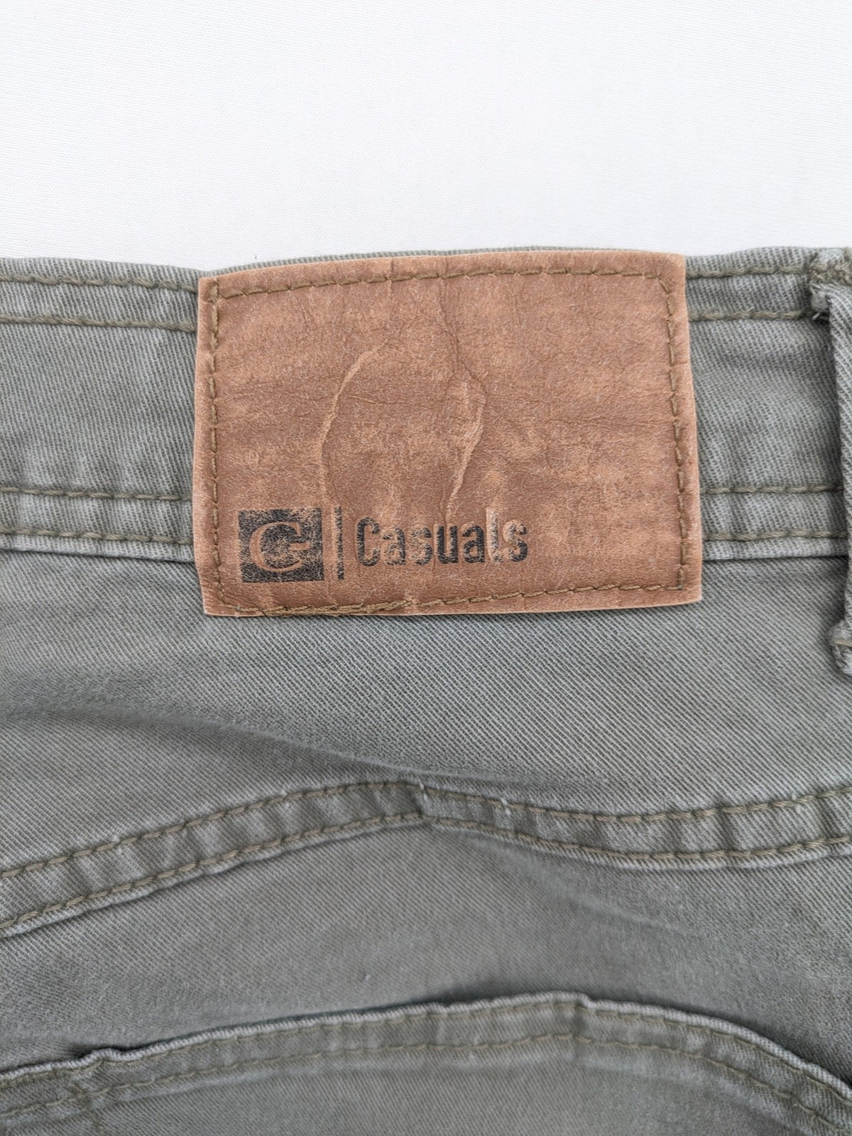 C&A pink chino pants classic 5-pocket style with zipper, made of stretch cotton.