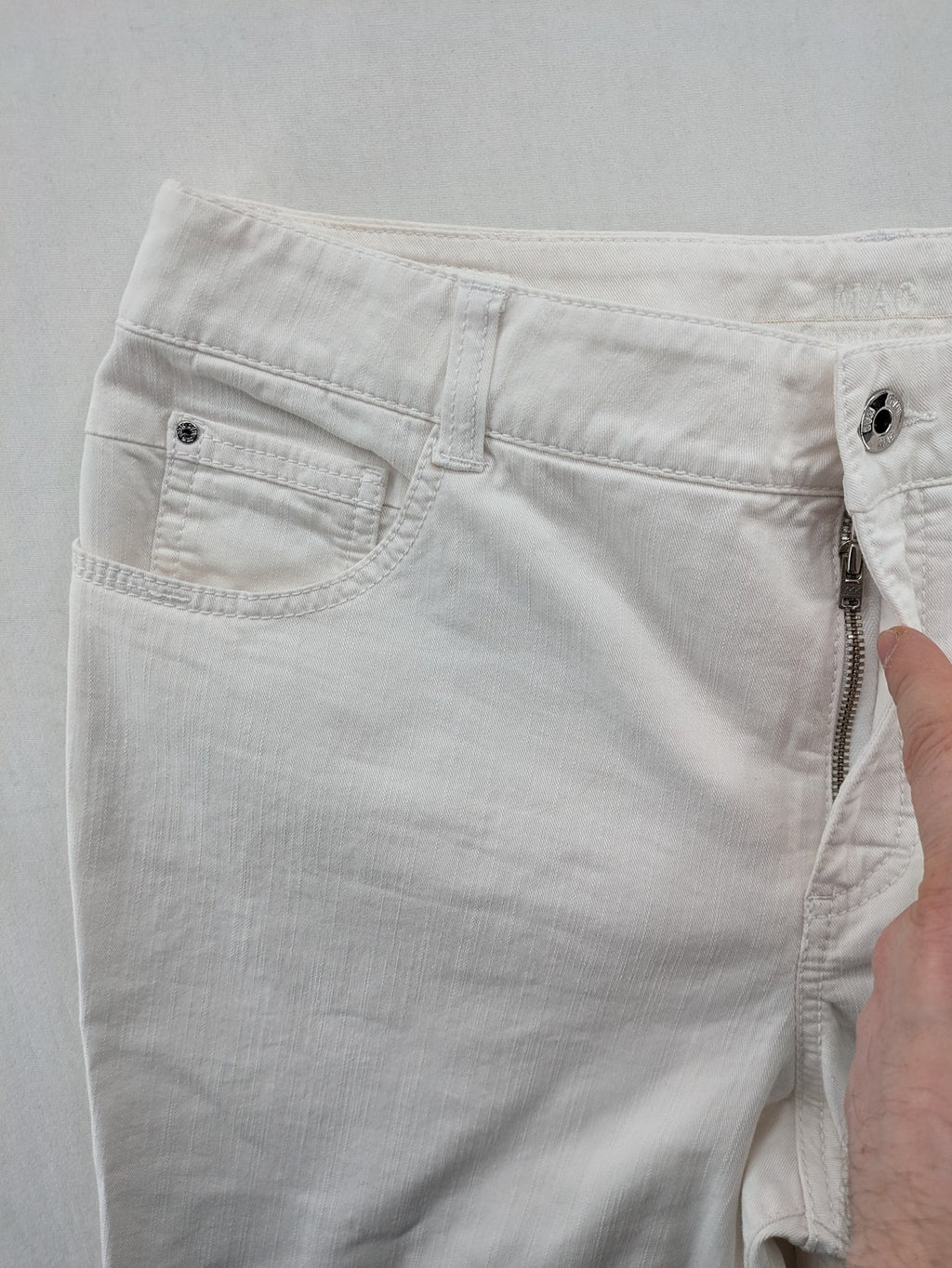 Mac Jeans white straight jeans cotton stretch with logo and modern fit.