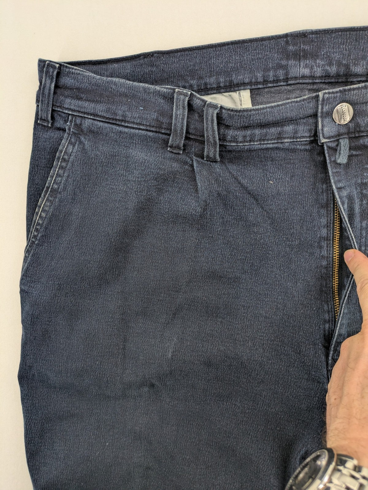 Pionier blue straight jeans with pleats, made from comfortable cotton stretch material.