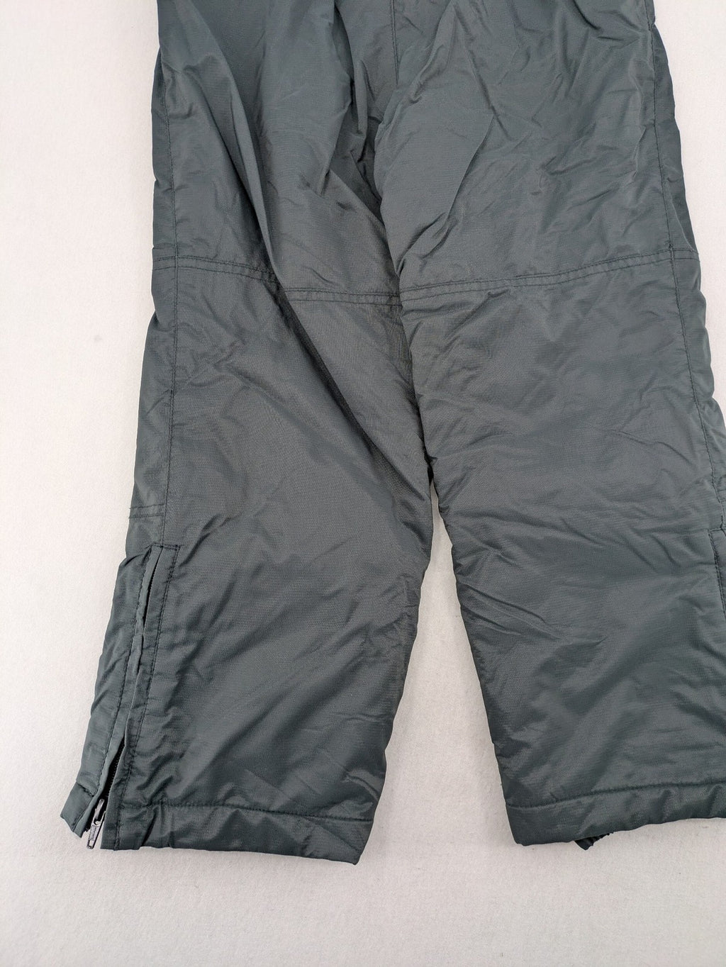 PROLINE grey winter ski pants with adjustable straps and insulated durable material.