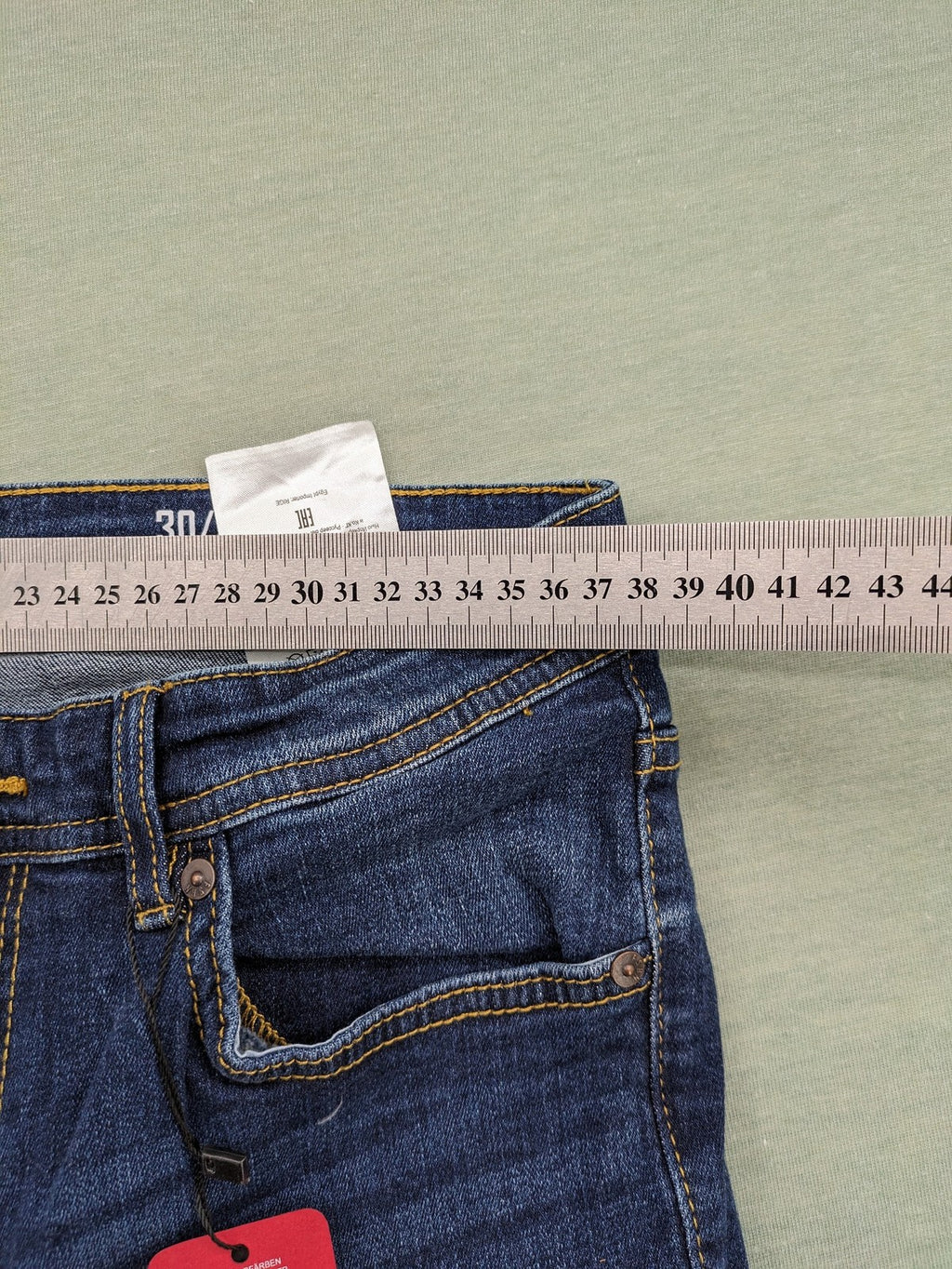 FSBN blue skinny jeans dark wash classic 5-pocket design with button closure