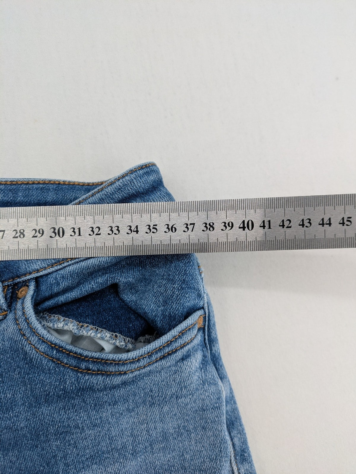 ONLY blue skinny jeans high waist with classic 5-pocket design and zip fly.