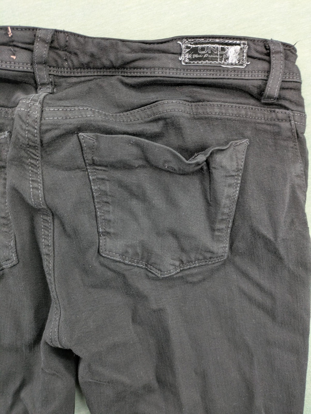ONLY skinny fit jeans blue washed denim classic 5-pocket design with zipper and button closure.