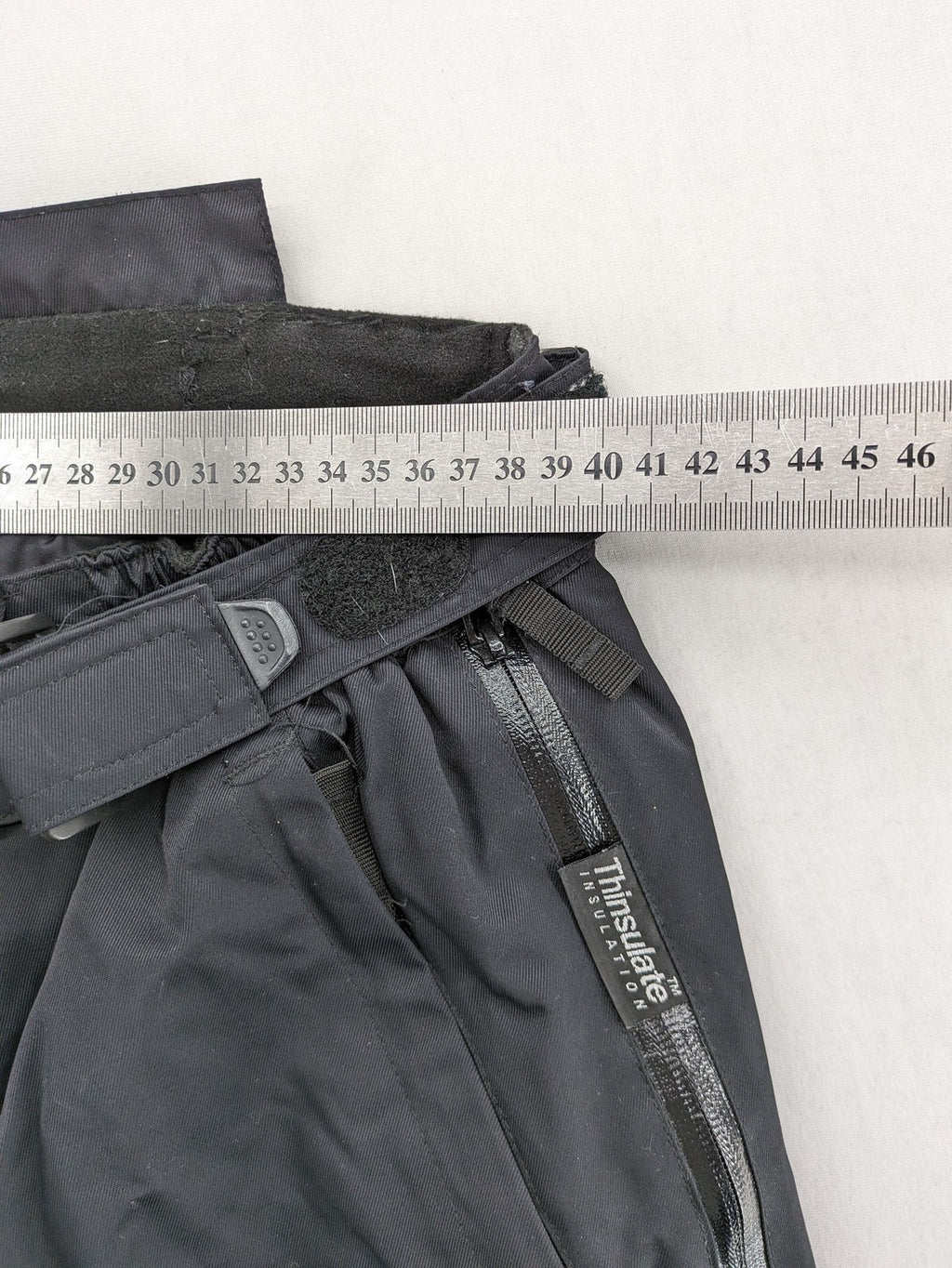 COOLE black ski pants with Thinsulate insulation and versatile unisex design.