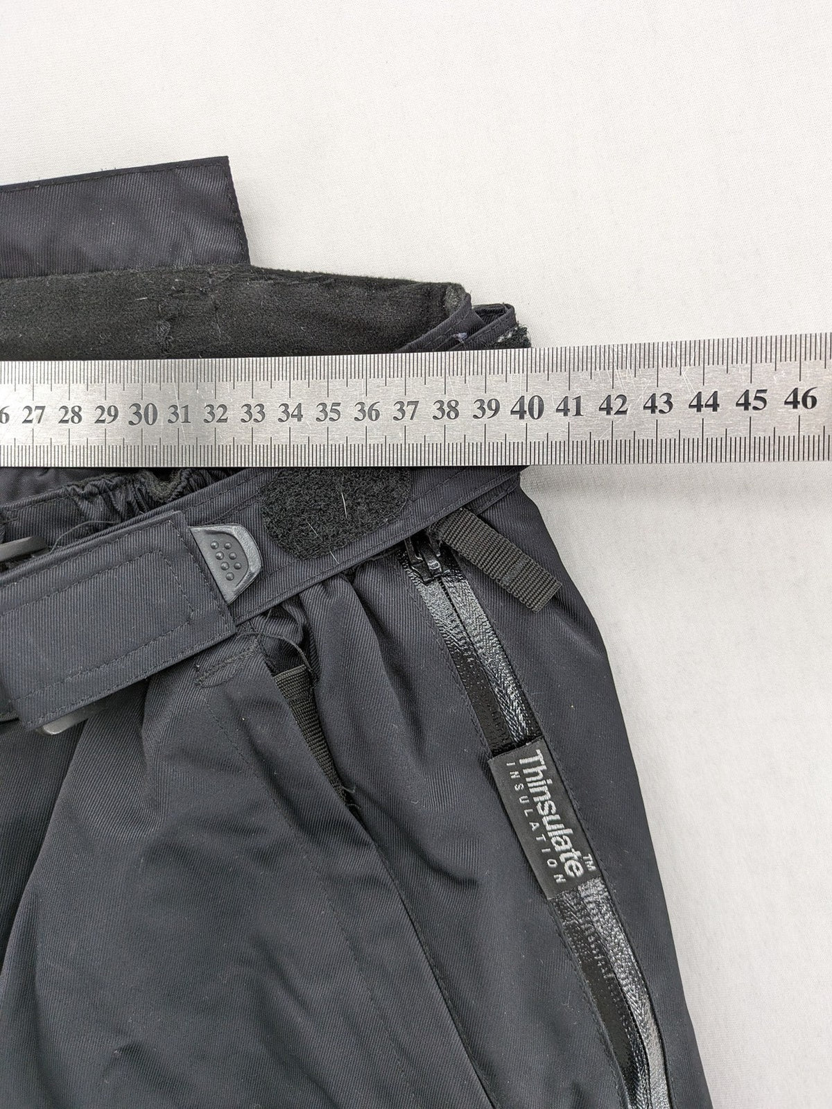 COOLE black ski pants with Thinsulate insulation and versatile unisex design.