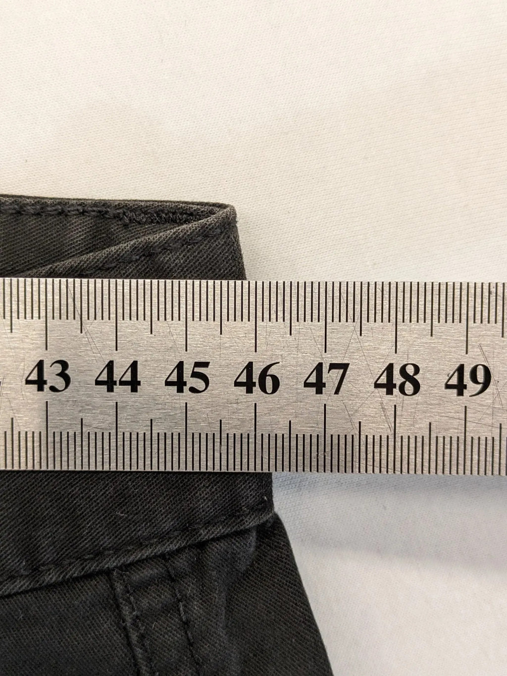 C.Comberti grey straight jeans 5-pocket design made of stretch cotton.