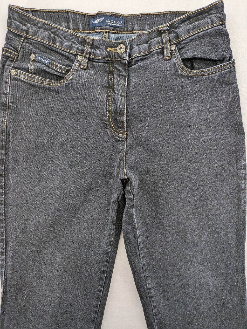 Arizona straight jeans blue with classic 5-pocket design and comfortable stretch fabric.