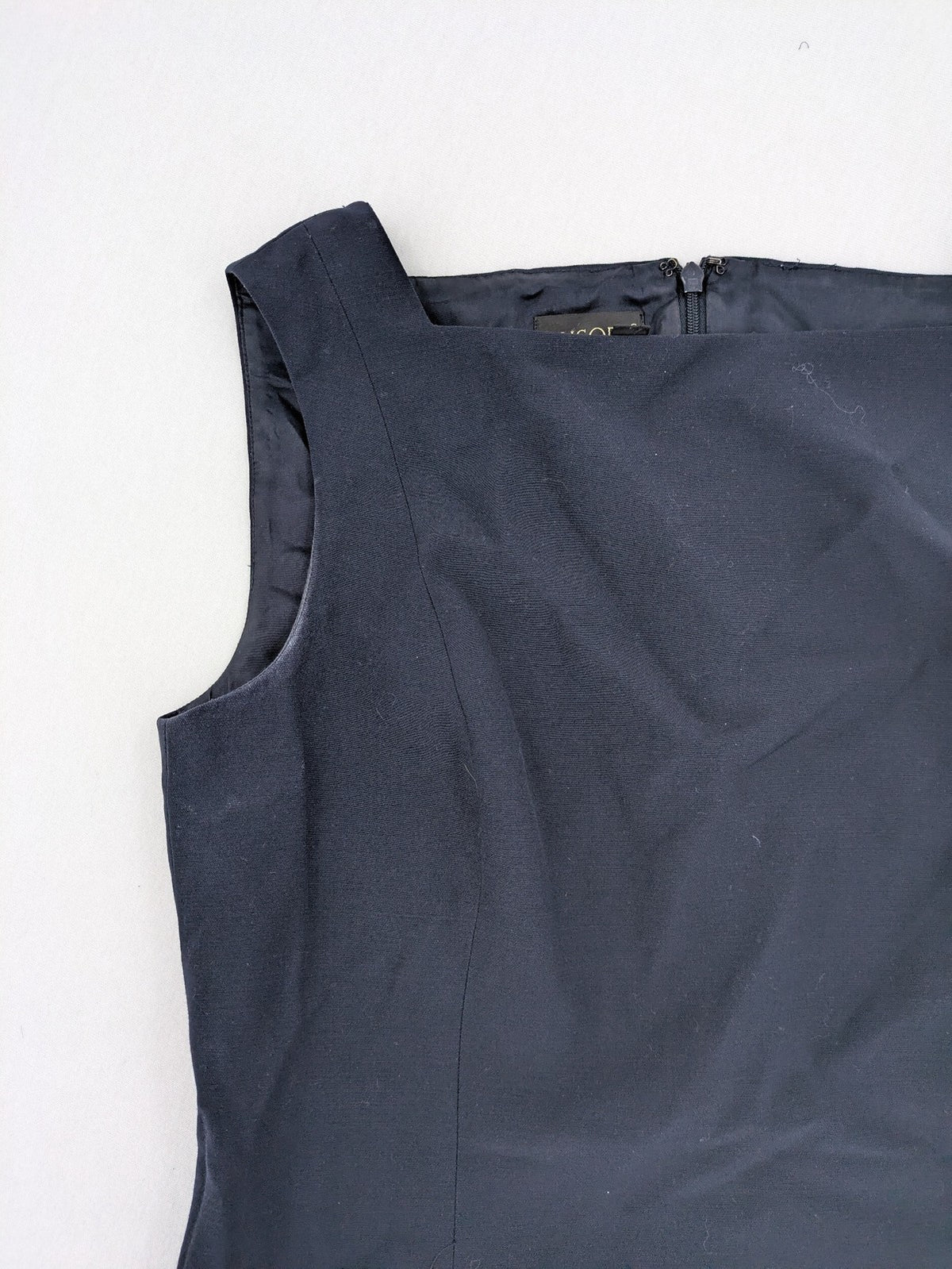 Reine Schurwolle navy dress sleeveless with square neckline, made from 100% virgin wool.