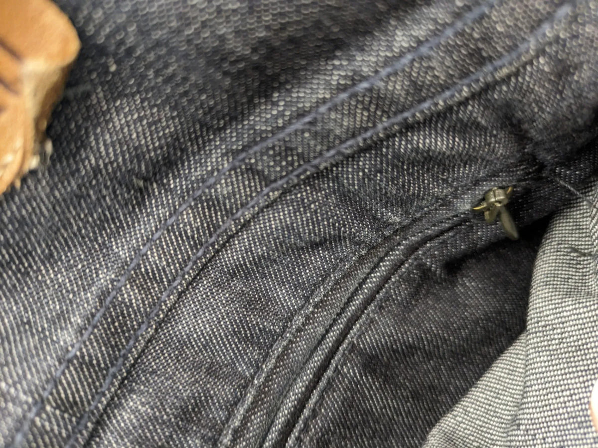 Hiltl grey straight jeans classic 5-pocket design with zipper, premium denim material.