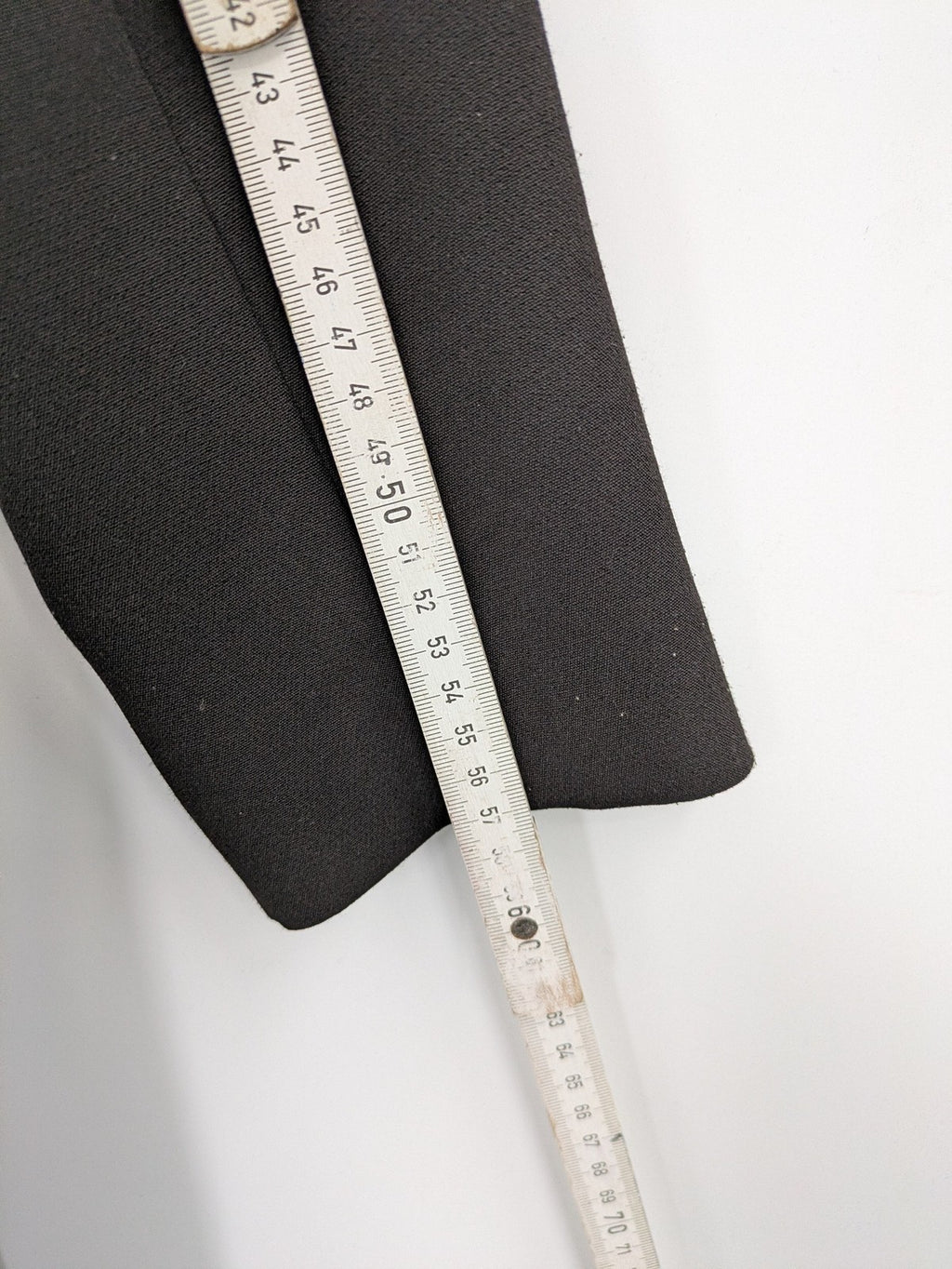 H&M pink long blazer kragenlos design with open front and two front pockets.