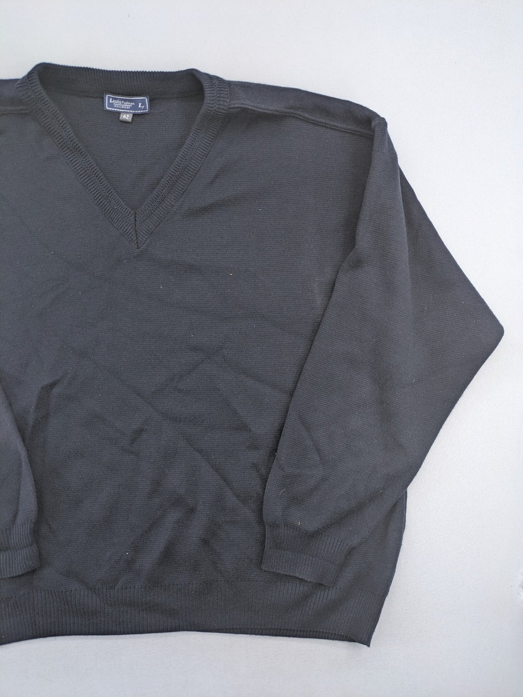 Louis Fashion grey turtle neck jumper with V-neck and ribbed cuffs.