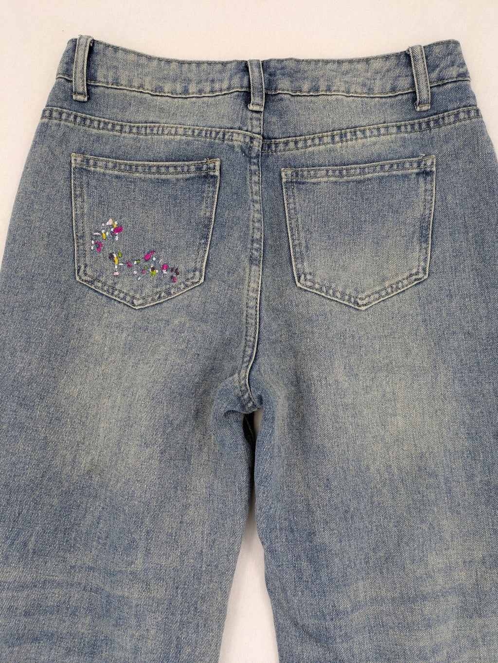 Straight Leg blue straight jeans high waist with colorful embroidered splashes