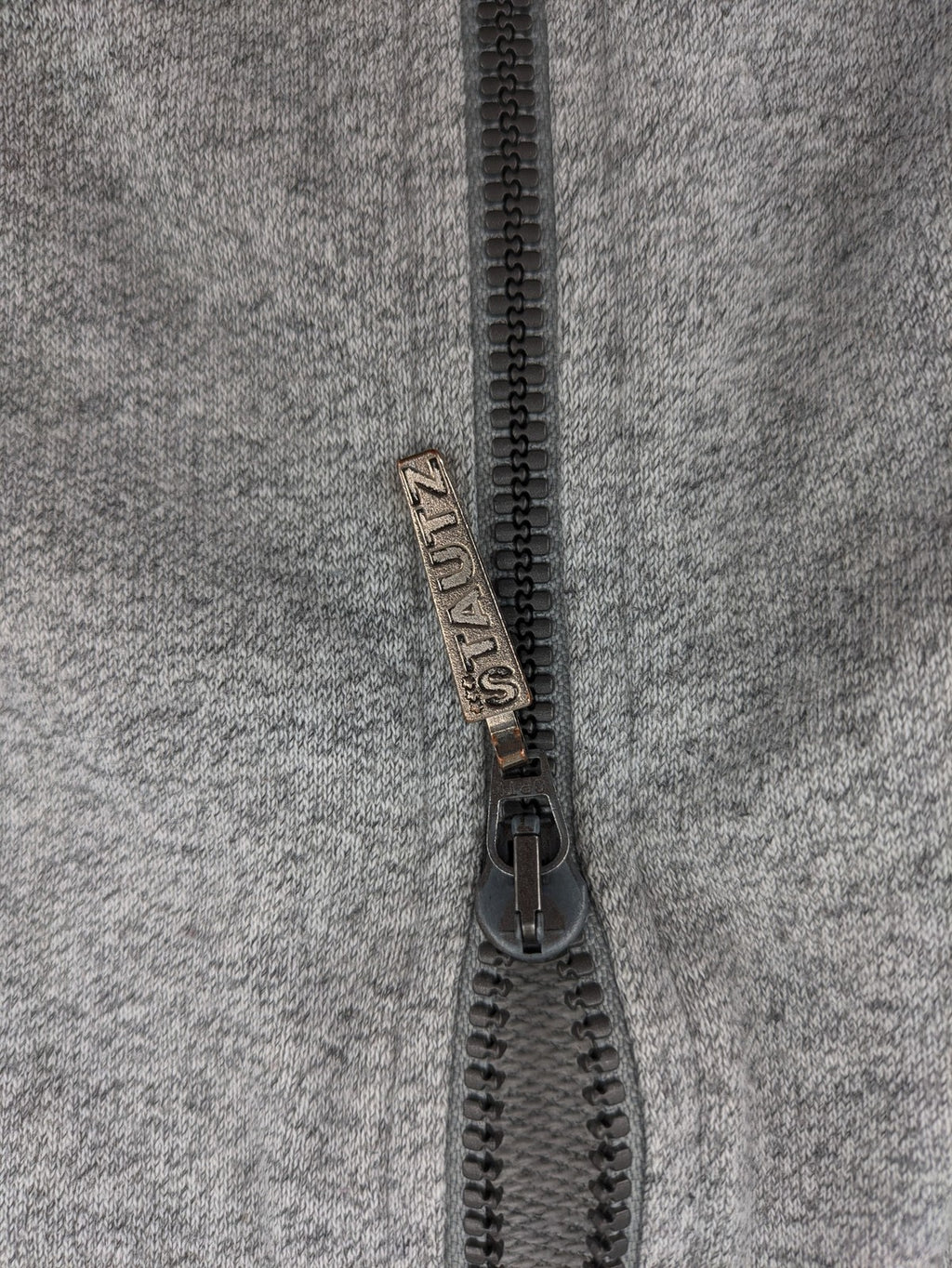 Stautz vintage jacket grey floral pattern with embroidered details and zip closure.