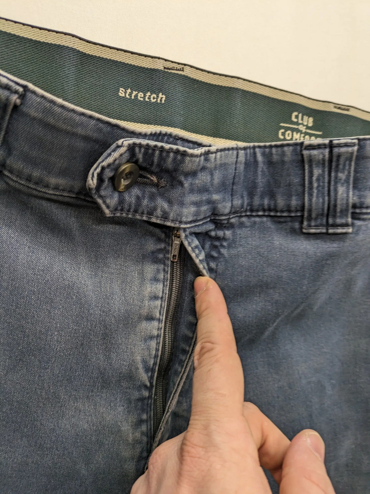 Club of Comfort blue straight jeans, stretch material, comfort fit, zip closure, practical pockets.