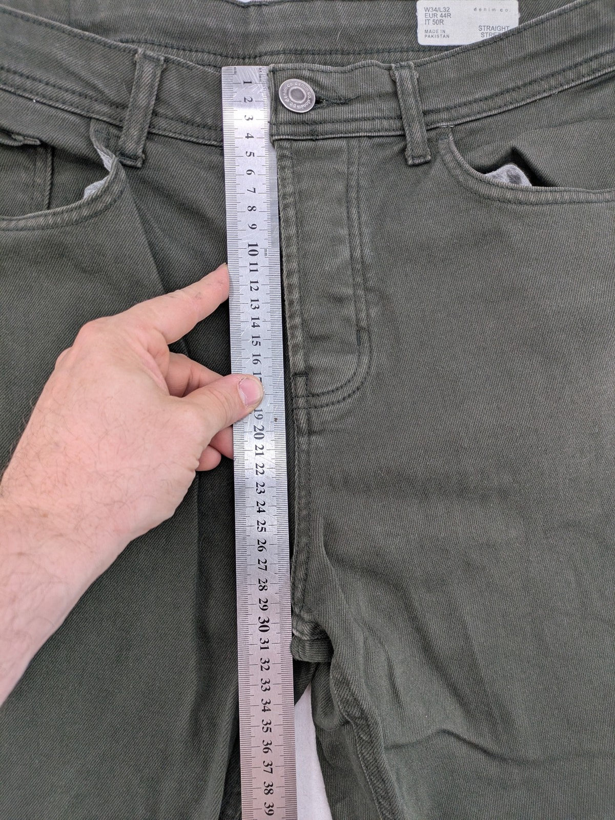 Denim & Co. green straight jeans 5-pocket design, cotton-stretch material.