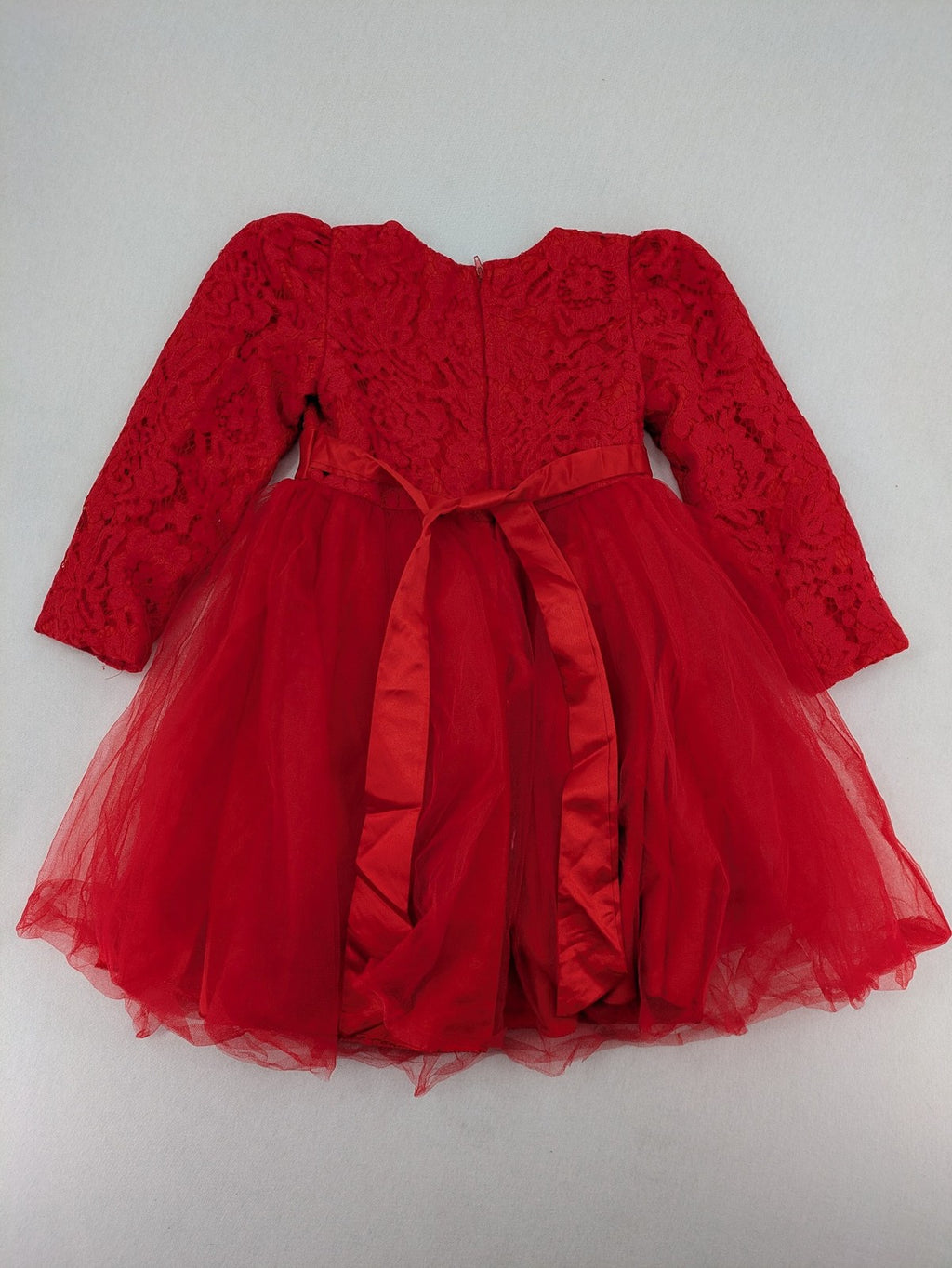 Perfekt red bridal party dress with floral lace bodice and tulle skirt, pearl embellishments.
