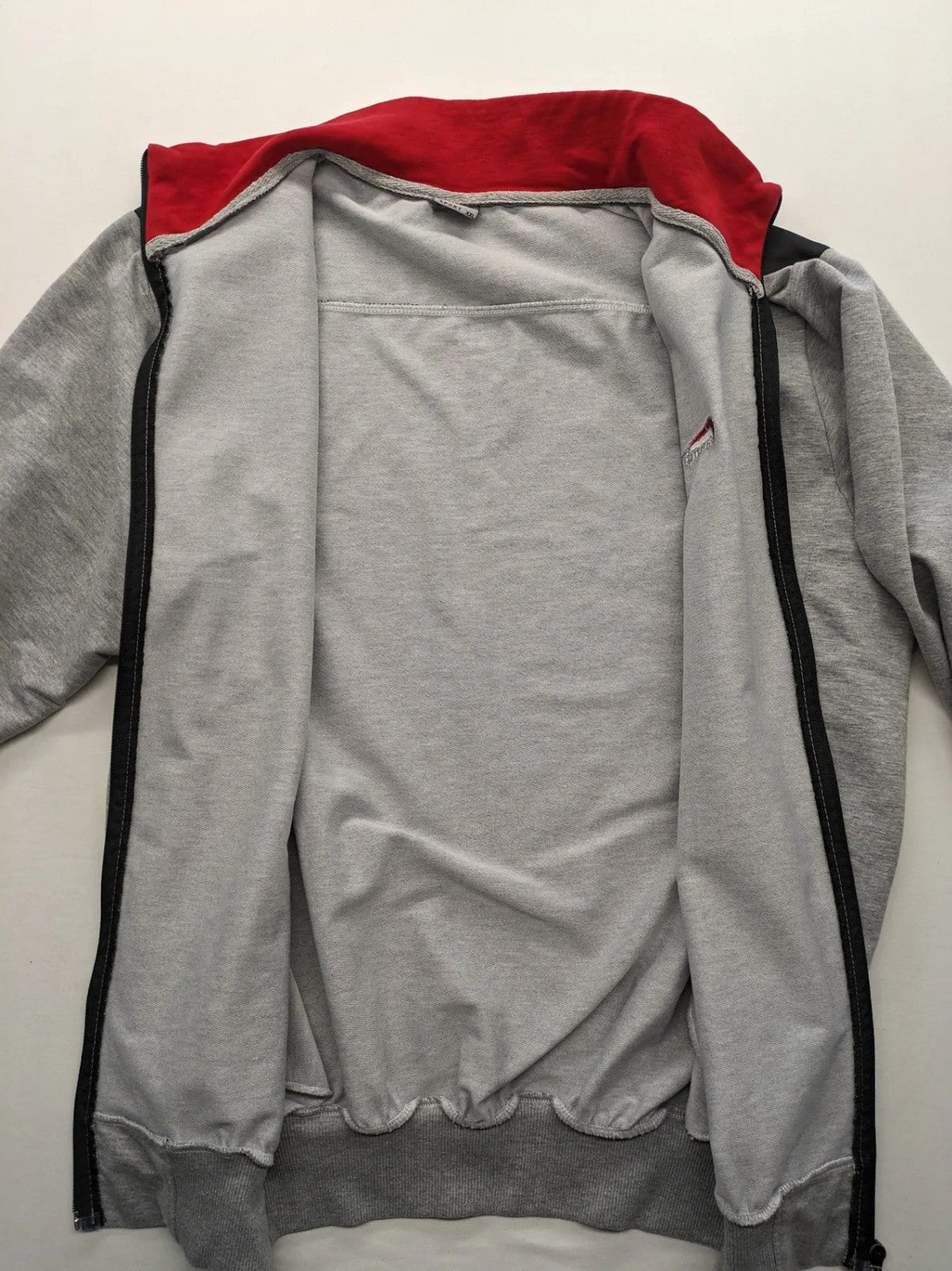 Cramp Sport grey training jacket XXL with red collar and embroidered logo.
