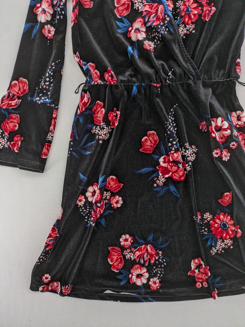 H&M Divided multi floral velvet dress V-neck bell sleeves soft stretch material
