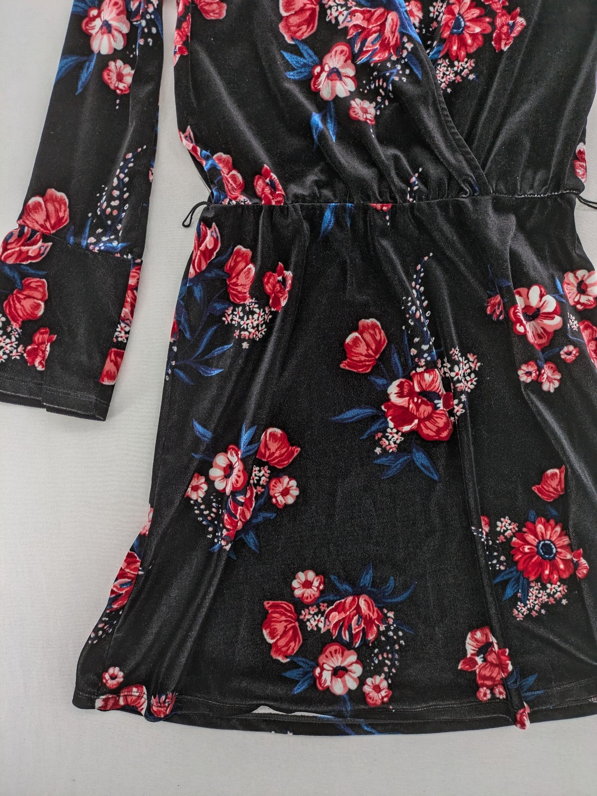 H&M Divided multi floral velvet dress V-neck bell sleeves soft stretch material