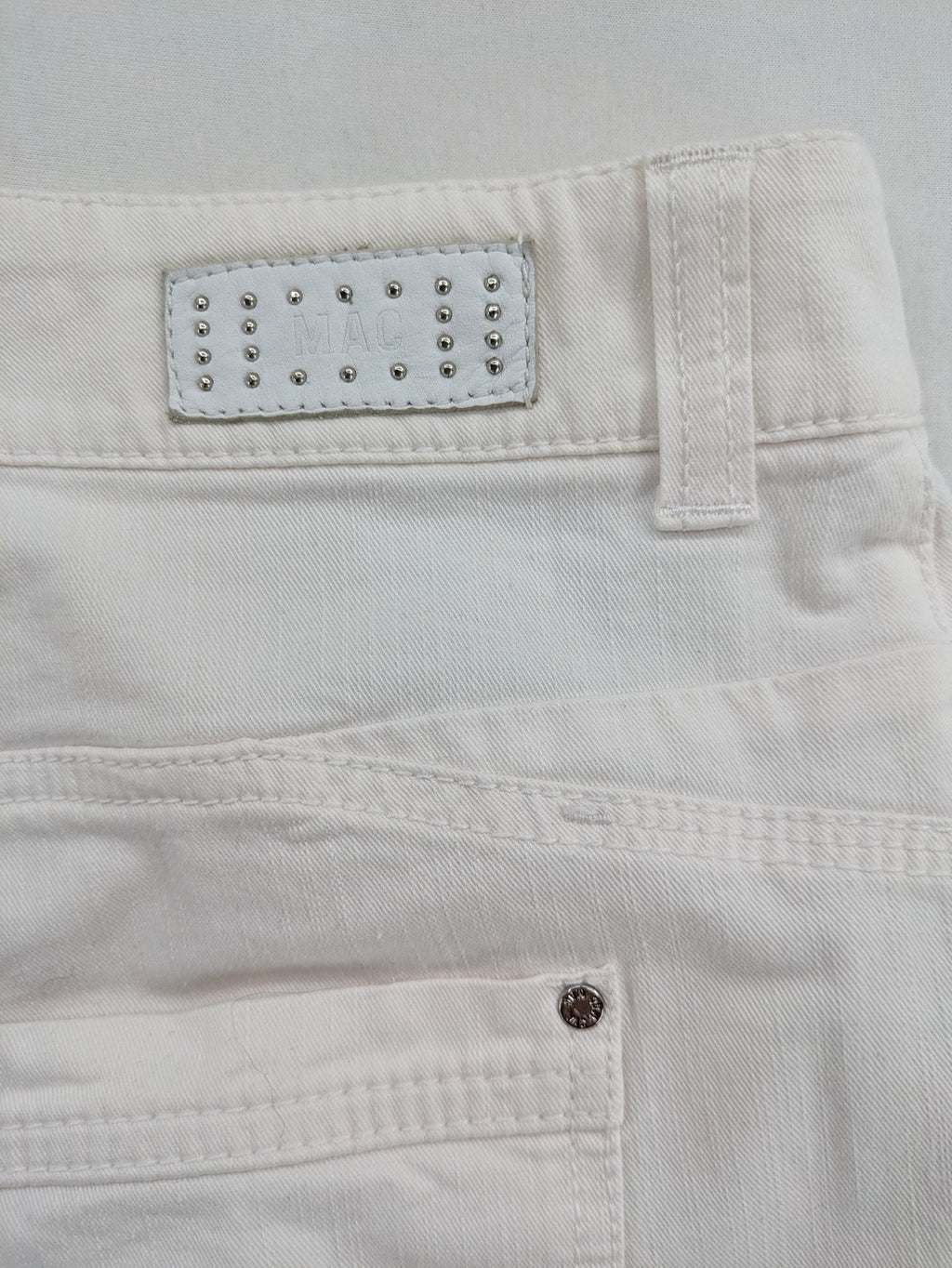 Mac Jeans white straight jeans cotton stretch with logo and modern fit.