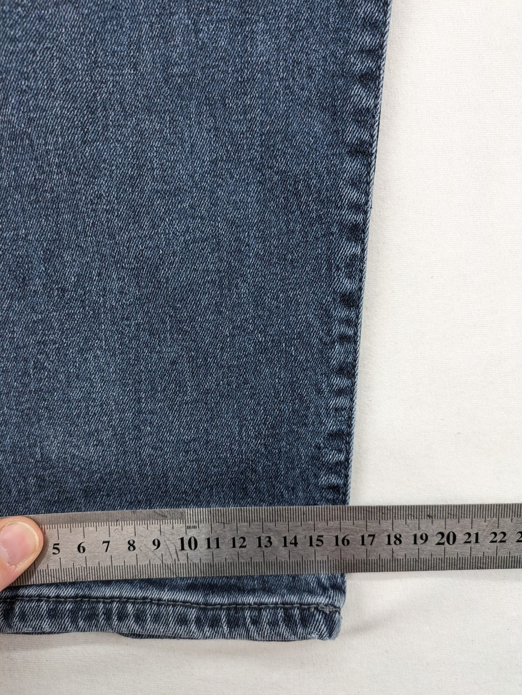 LTB blue straight jeans Joshua model with low rise slim fit and stretch denim.