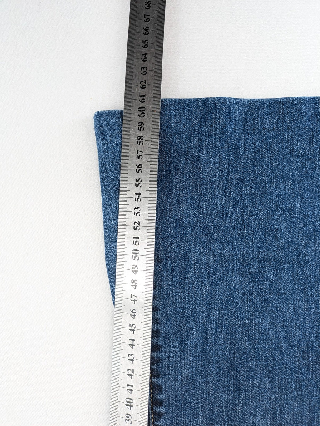 Obiettivo blue bootcut jeans 5-pocket design, comfortable stretch denim, classic medium wash.