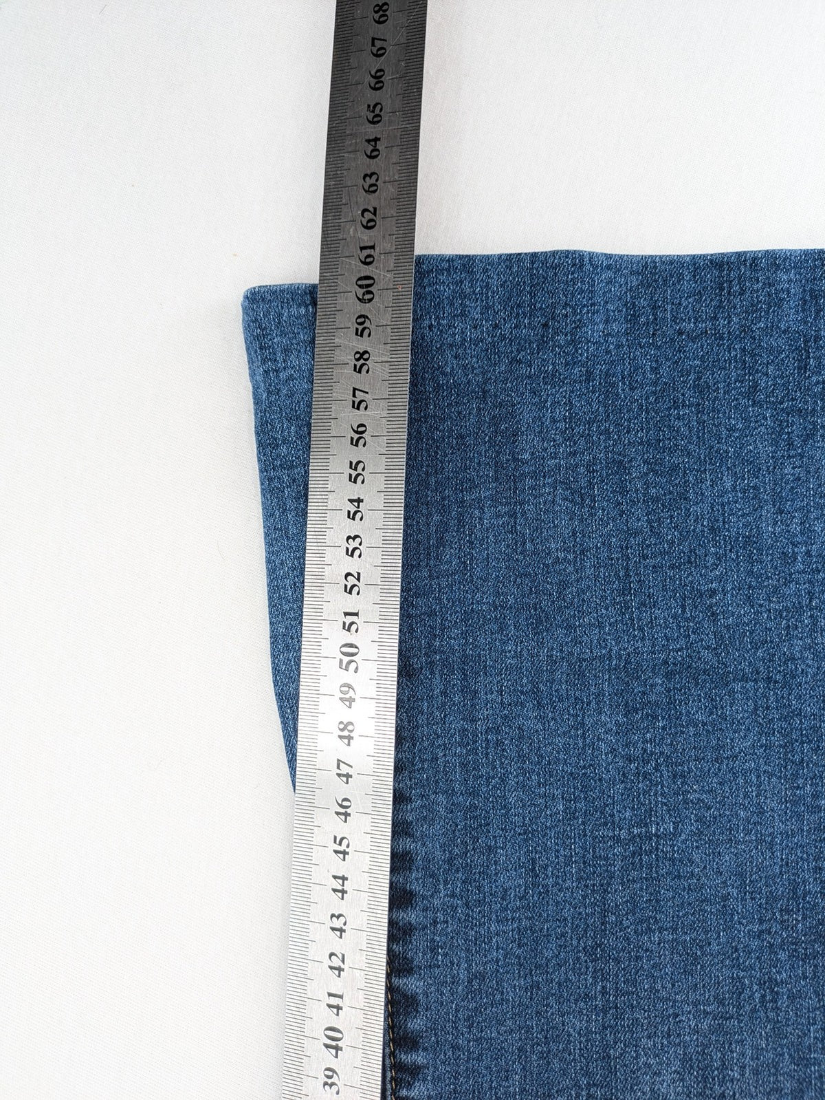 Obiettivo blue bootcut jeans 5-pocket design, comfortable stretch denim, classic medium wash.