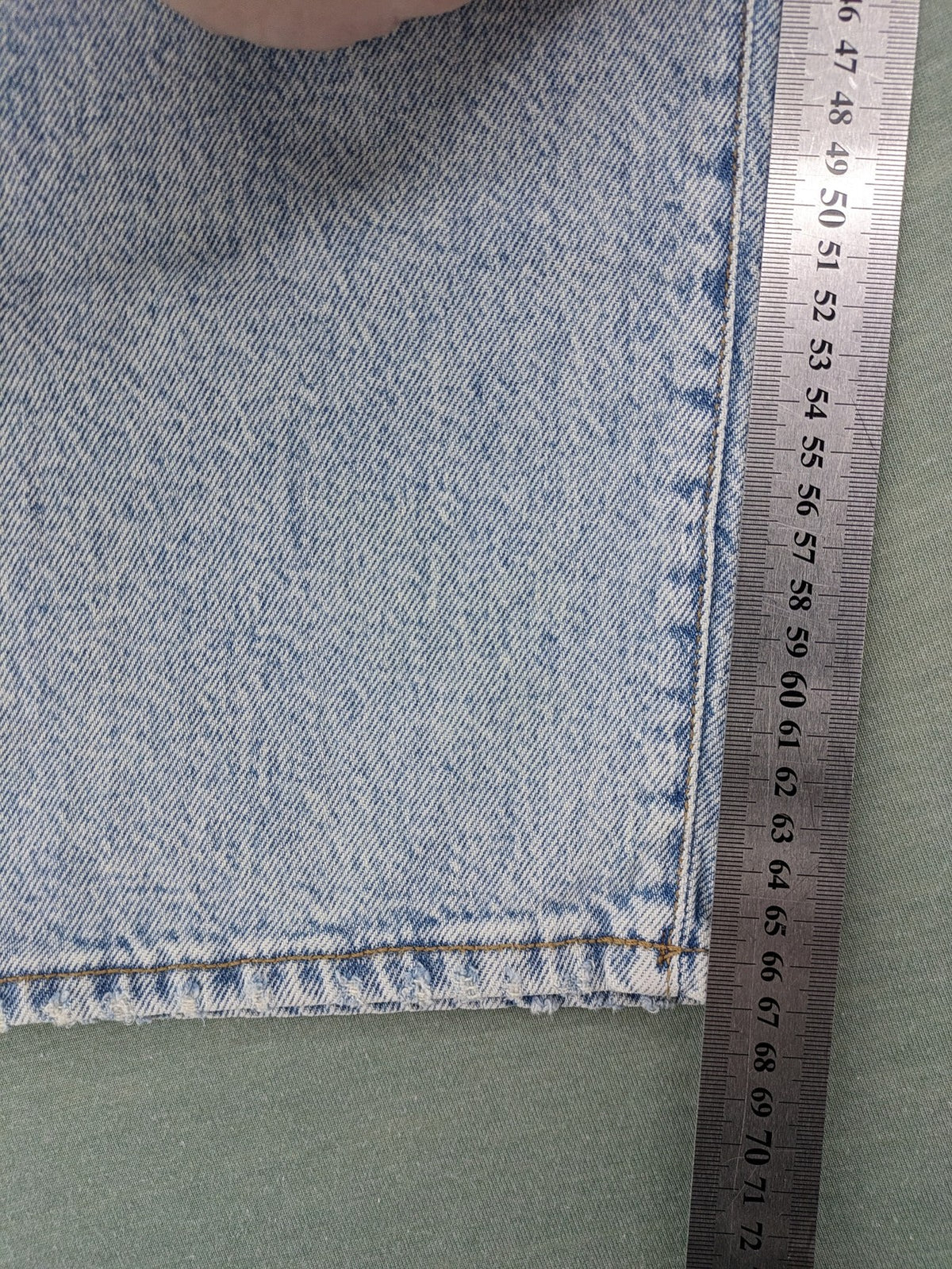 C&A blue straight jeans light wash 5-pocket design with stretch fabric.