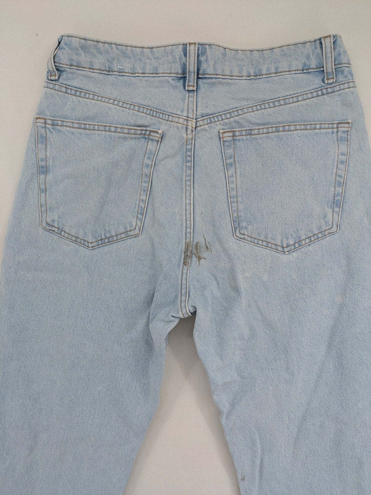 MNG blue high waist mom jeans with raw hem and five-pocket style.