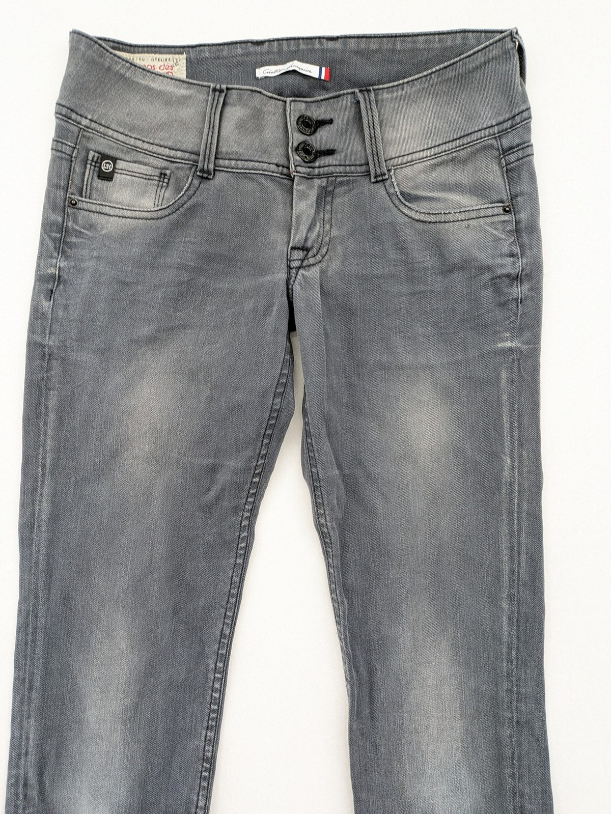 Le Temps des Cerises grey skinny jeans high waist with faded wash and logo detail.