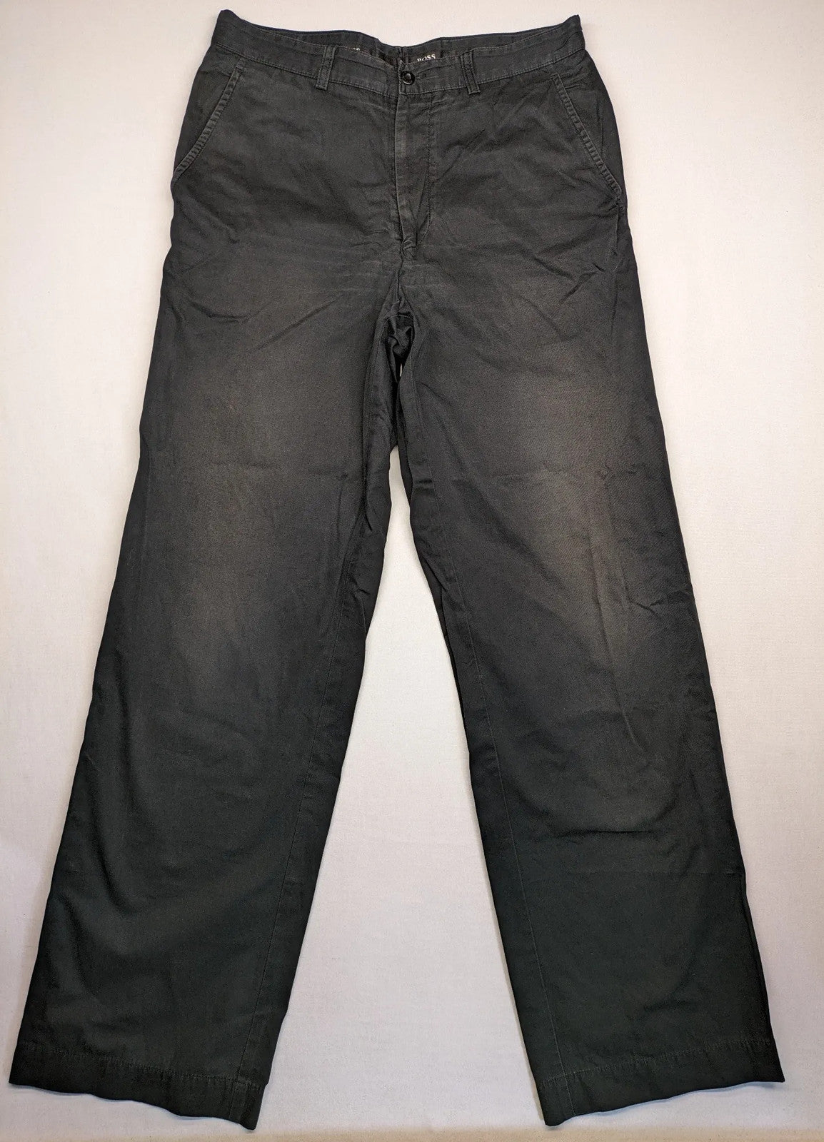 BOSS Hugo Boss grey chinos with button and zipper closure, classic design, 100% cotton.