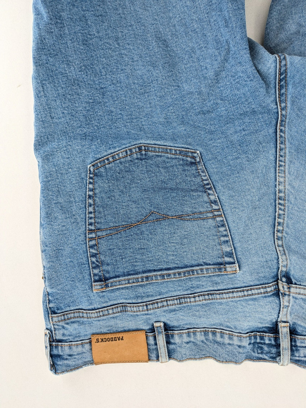 Paddock's blue straight jeans classic 5-pocket style with zipper, comfortable stretch denim.