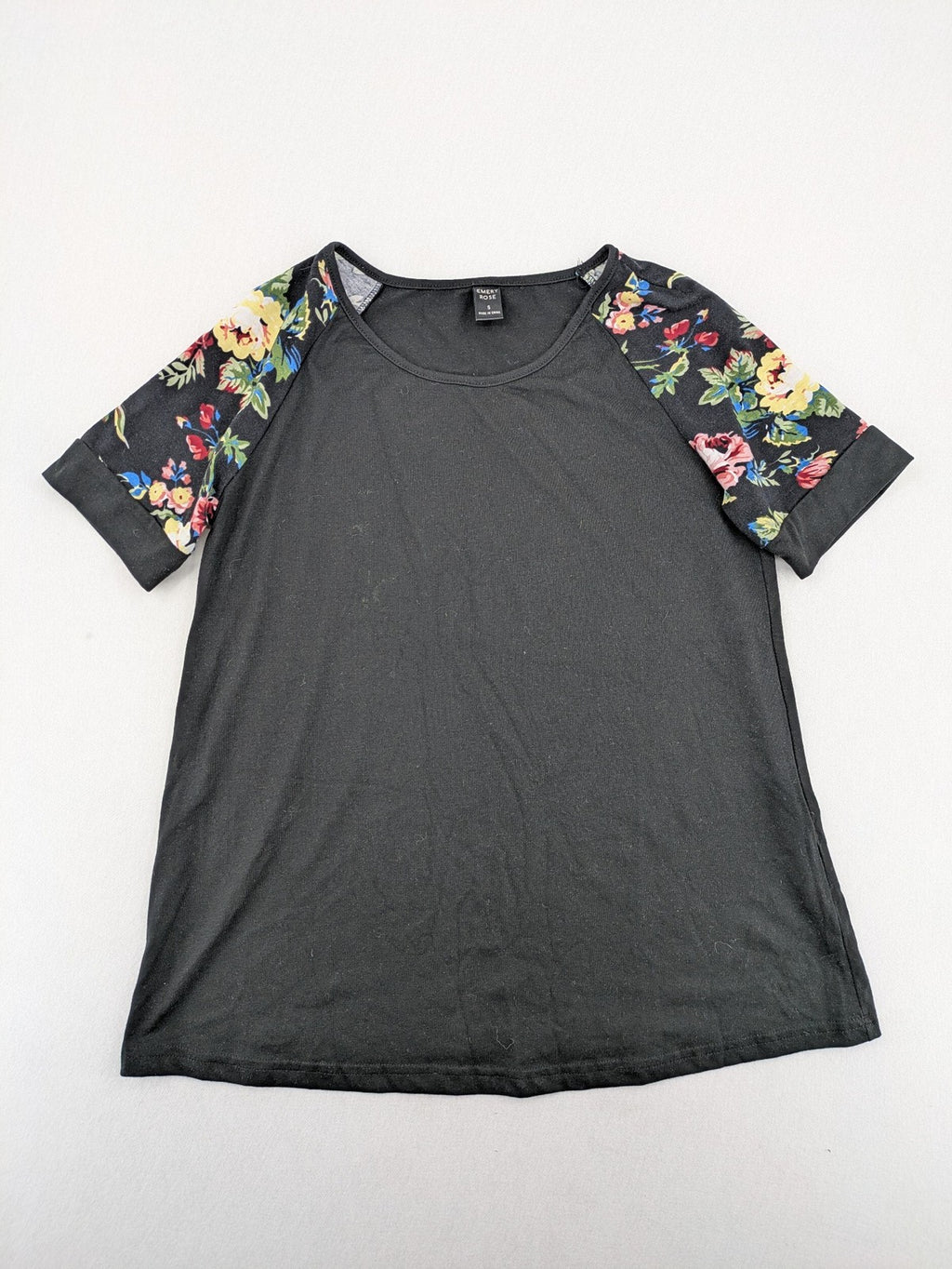 Emery Rose pink T-shirt with floral raglan sleeves and round neckline.