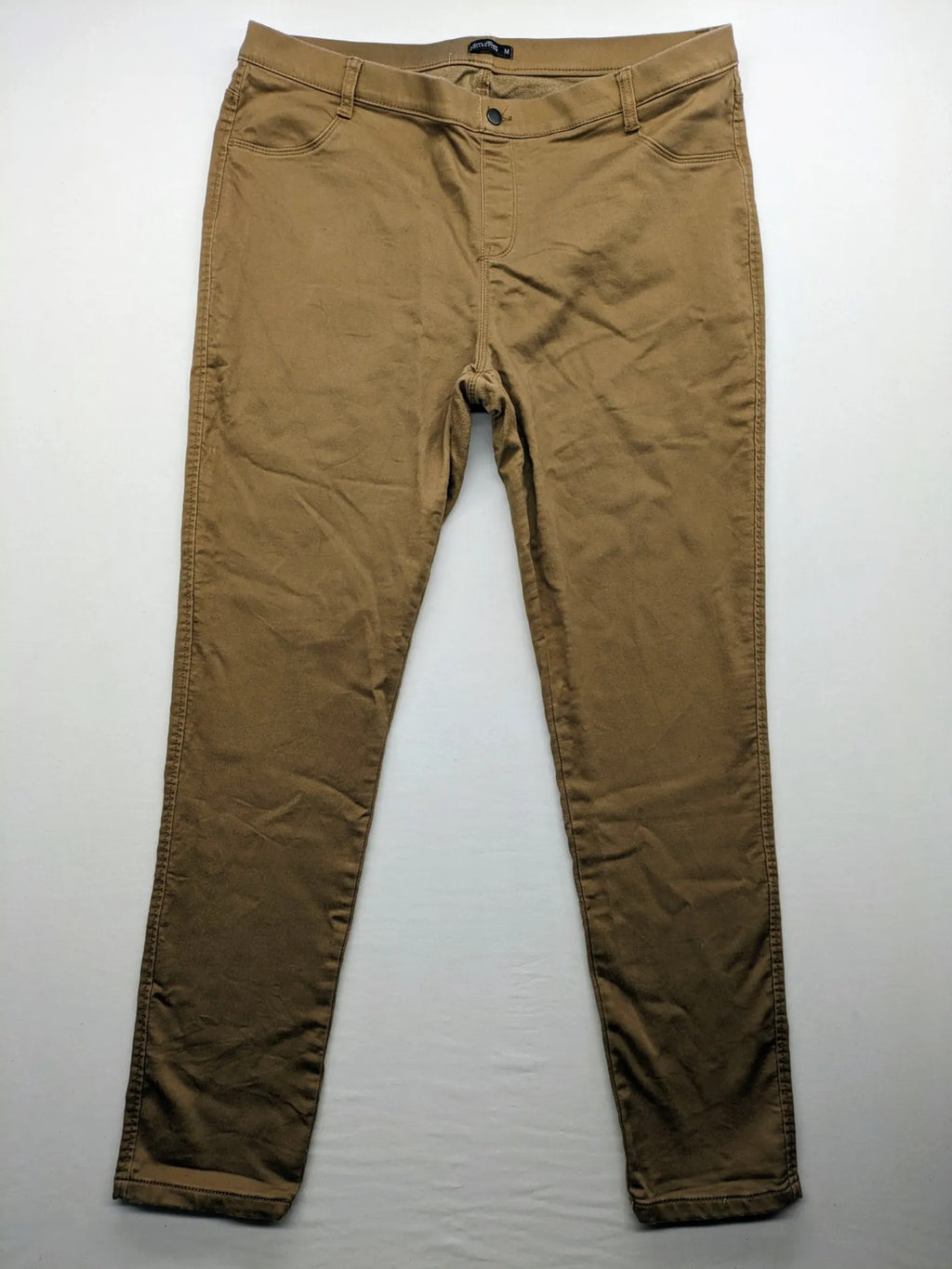 Laura Torelli khaki jeggings slim fit with elastic waistband and functional back pockets.
