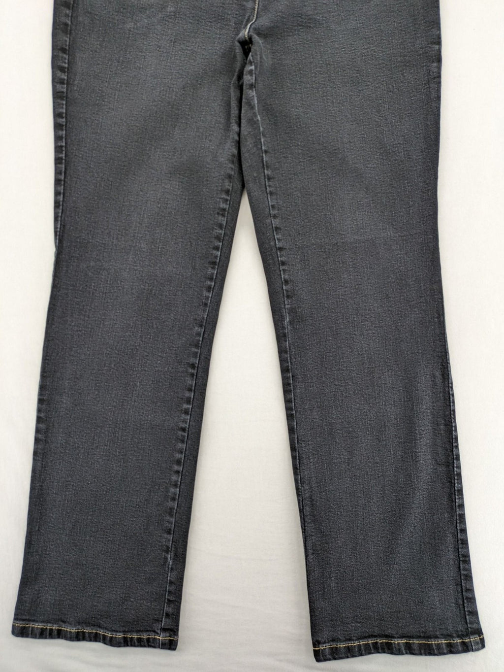 Arizona straight jeans blue with classic 5-pocket design and comfortable stretch fabric.