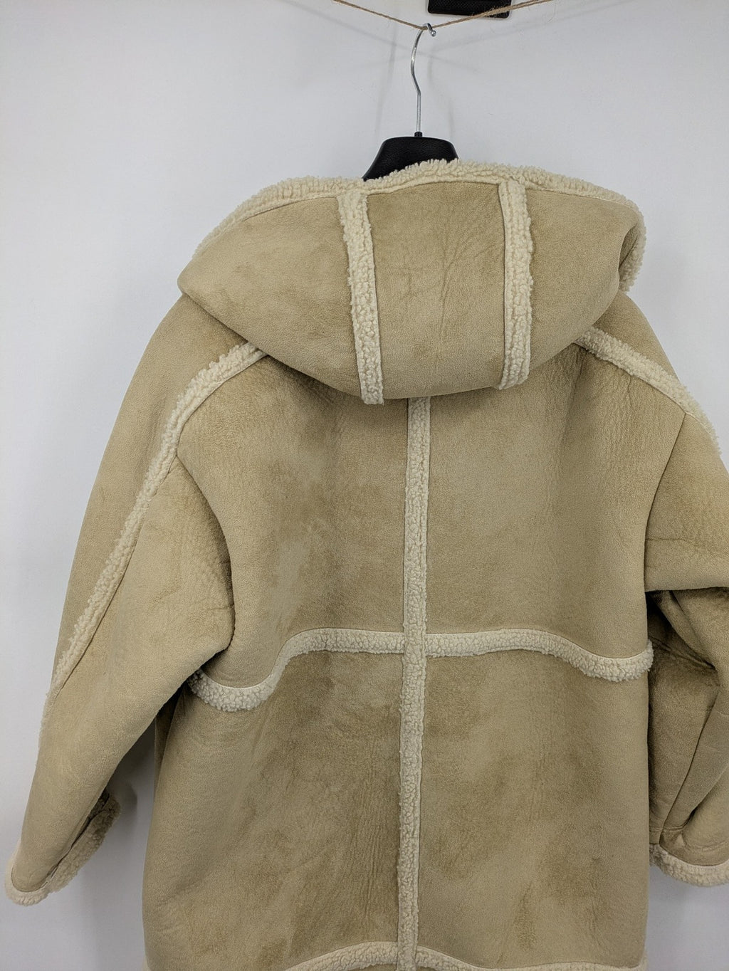 Pull&Bear beige jacket with hood, soft faux suede and plush Sherpa lining.