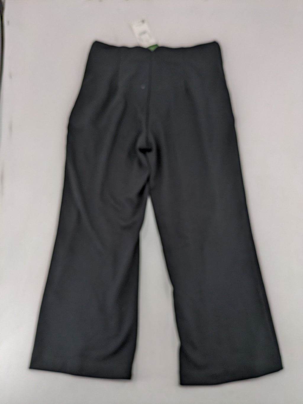 C&A grey culotte pants with wide leg and original tags, stylish and versatile.