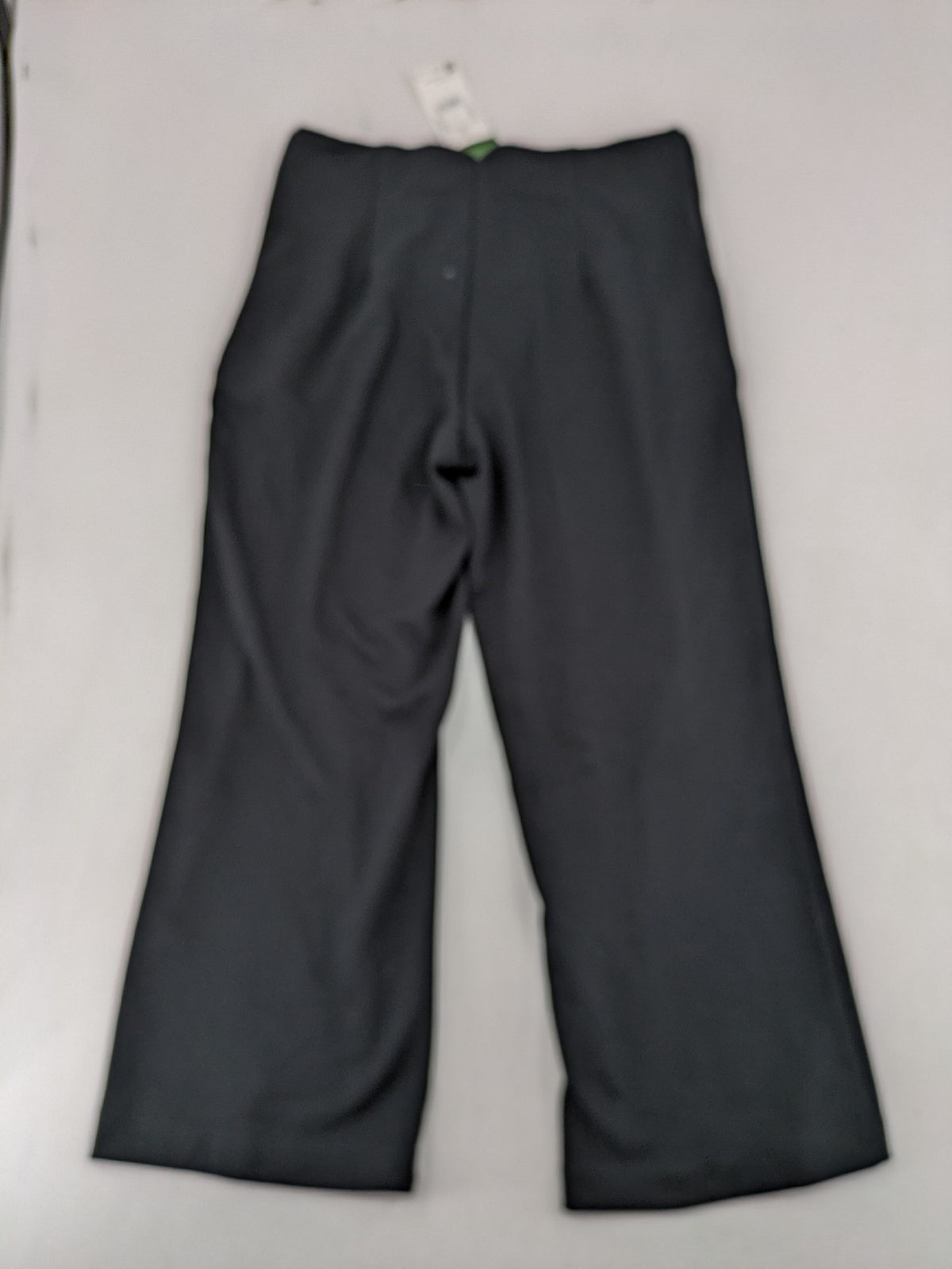C&A grey culotte pants with wide leg and original tags, stylish and versatile.