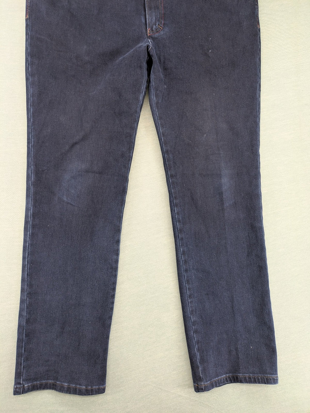 Club of Comfort pink straight jeans 5-pocket design with stretch cotton material.