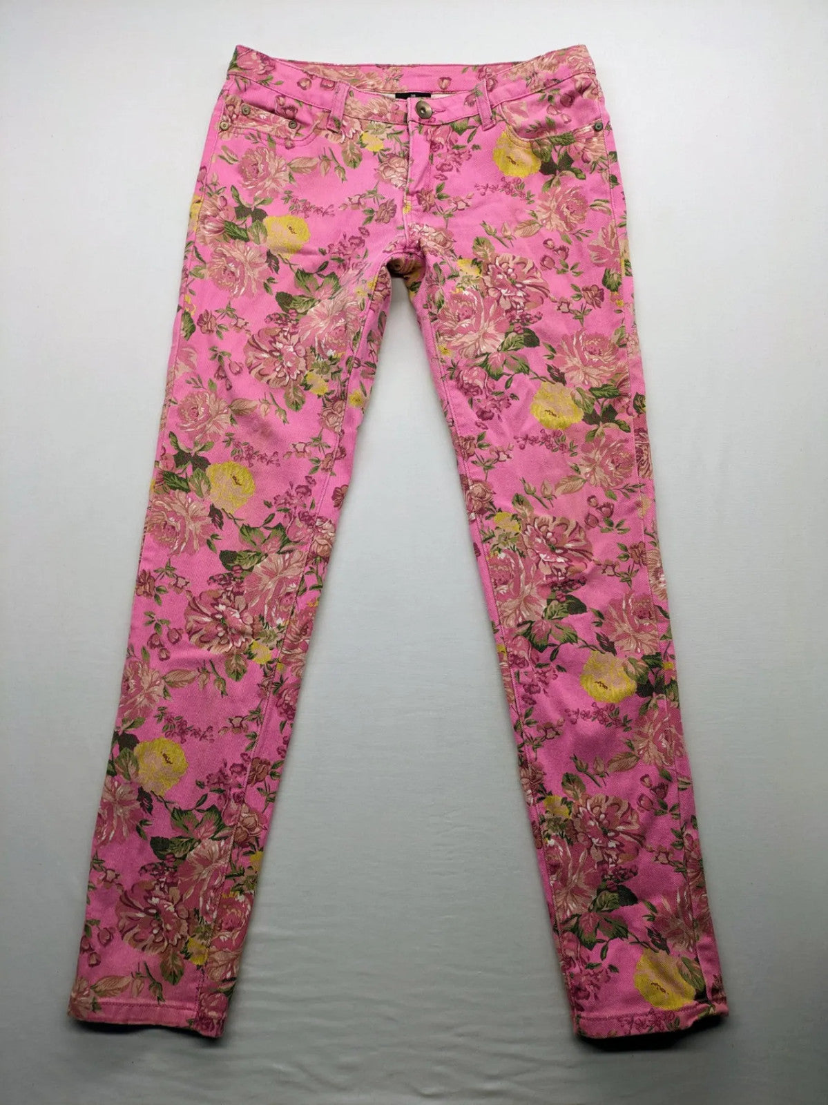 Crazy World floral straight jeans pink with 5-pocket design and slim fit.