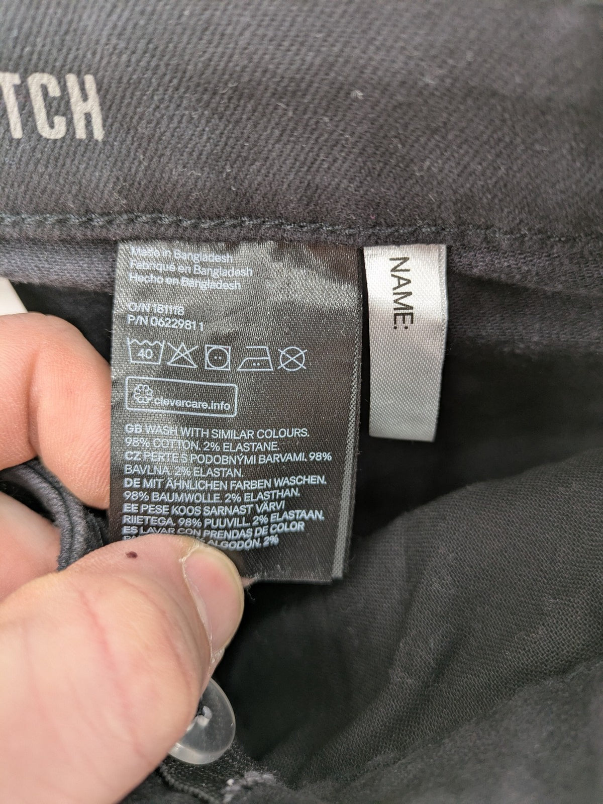 H&M grey skinny fit stretch jeans with modern design and durable denim material.