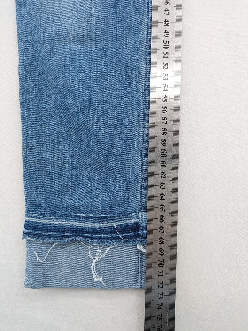 Hollister blue high rise super skinny jeans with frayed hem and classic stretch denim.