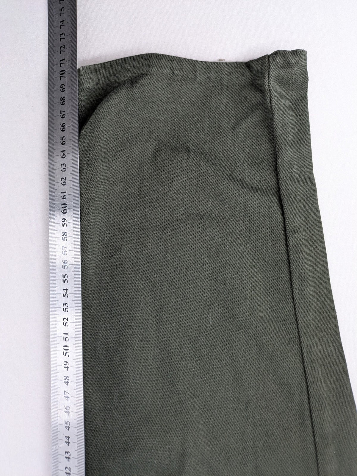 Denim & Co. green straight jeans 5-pocket design, cotton-stretch material.