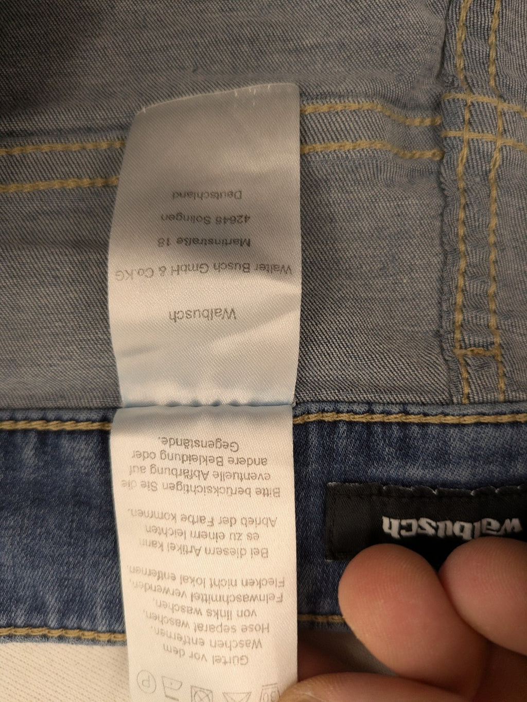 Walbusch blue straight jeans 5-pocket design with zipper and button closure