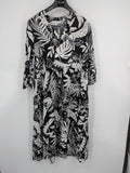 Amisu black and white floral midi dress, lightweight viscose, V-neck, 3/4 sleeves.