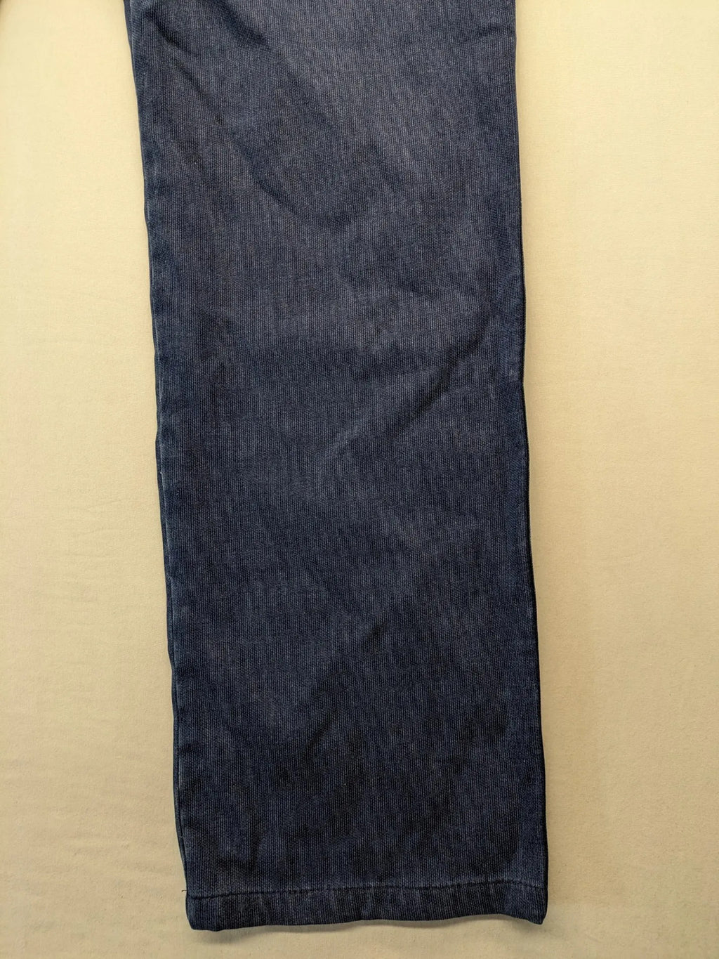 Avena blue chino pants, straight leg, cotton blend, featuring zipper and buttoned pockets.