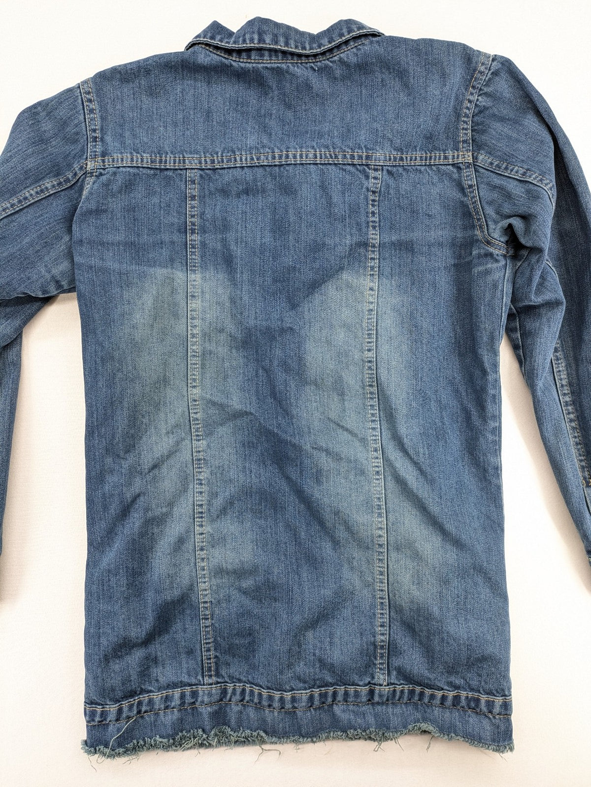 perfekt blue denim jacket distressed look frayed hem button closure and pockets
