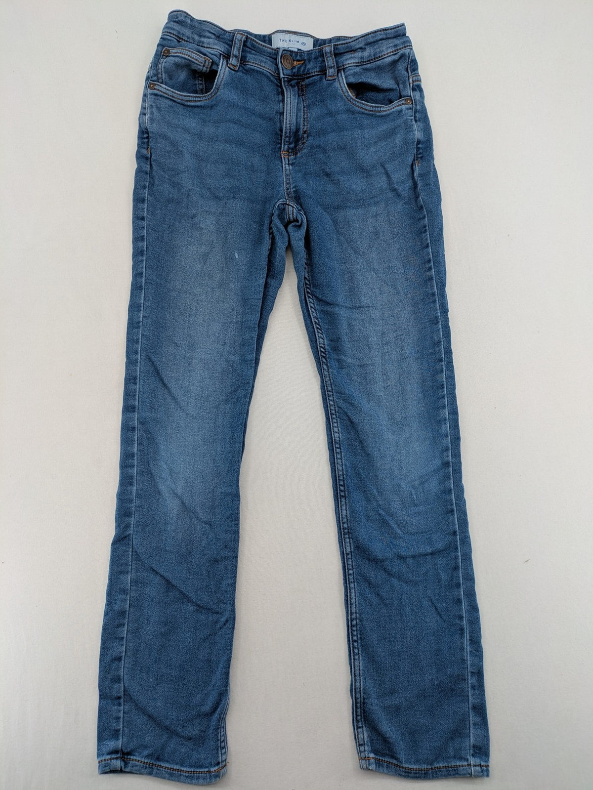 C&A blue straight jeans medium wash 5-pocket style with zipper and button closure