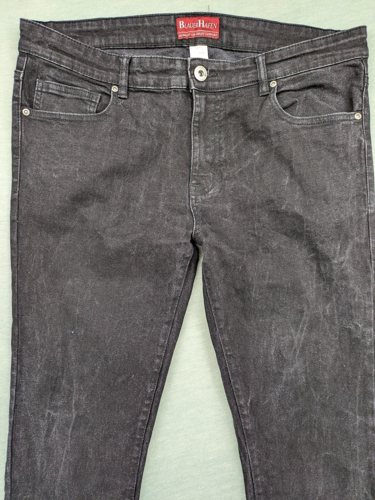 Blauer black straight jeans washed denim five-pocket design with stretch material.