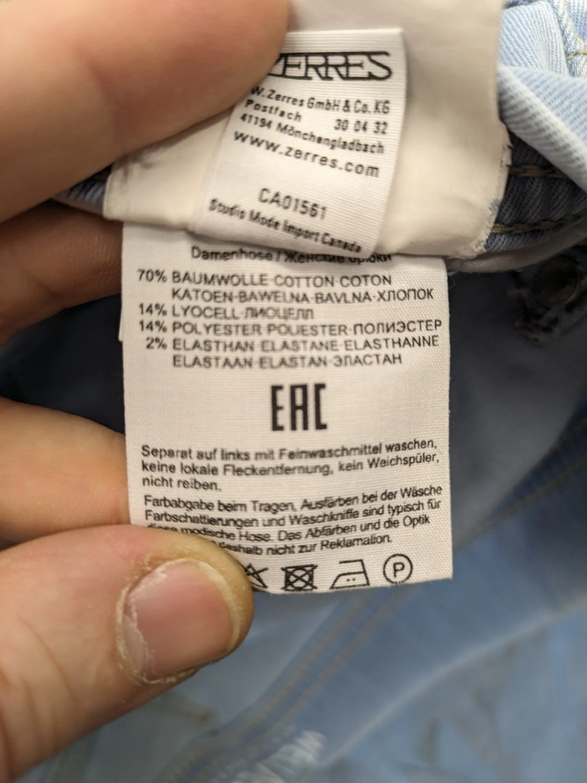 Zerres blue straight jeans 5-pocket style with stretch fabric and logo detail.